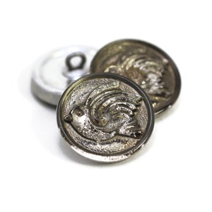 Czech Glass 18mm Round Bird Design Button - Champagne with Antique Wash