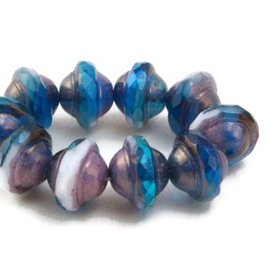 Tschechische Saturn-Glasperlen - Saucer Beads - Capri Blau Transparent und Weiß Opak mit Bronze-Finish - 8 x 10 mm Perlen - 10 Perlen