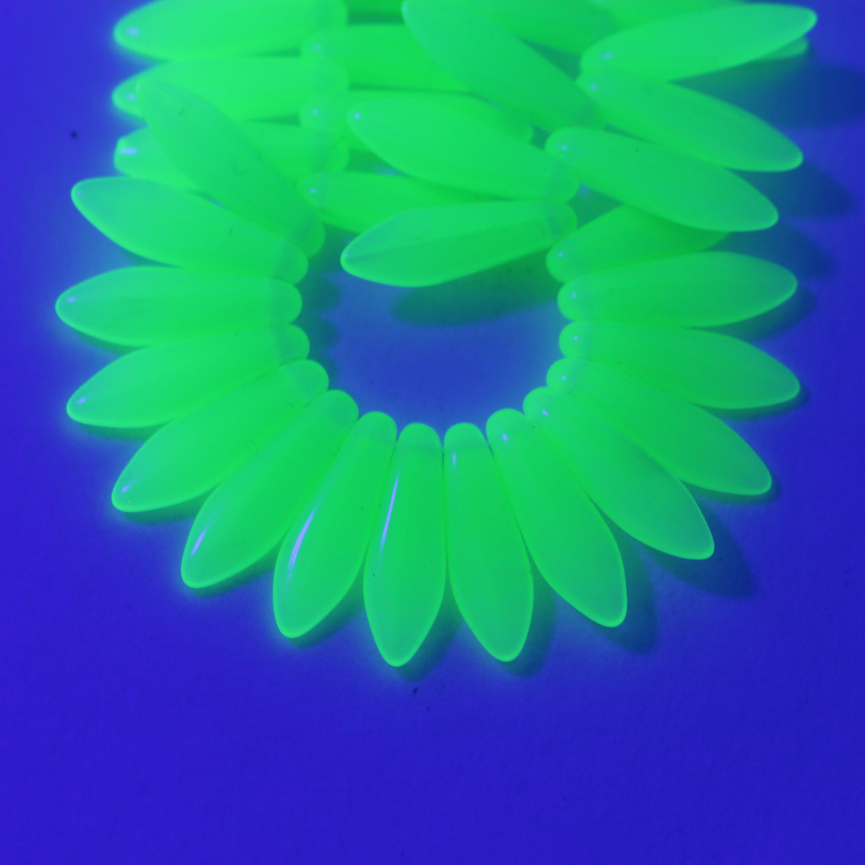 Medium Dagger Beads Czech Glass Dagger Beads Green Uranium Etsy