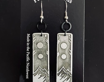 Pendientes largos rectangulares plateados con paisajes del noroeste del Pacífico - Aluminio (pendientes de doble cara)