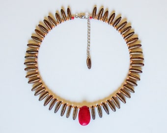 Collier ras de cou graines naturelles. Bijoux en graines. Collier graines de flamboyant. Ras de cou ethnique en bois. Bijoux ethniques chic.