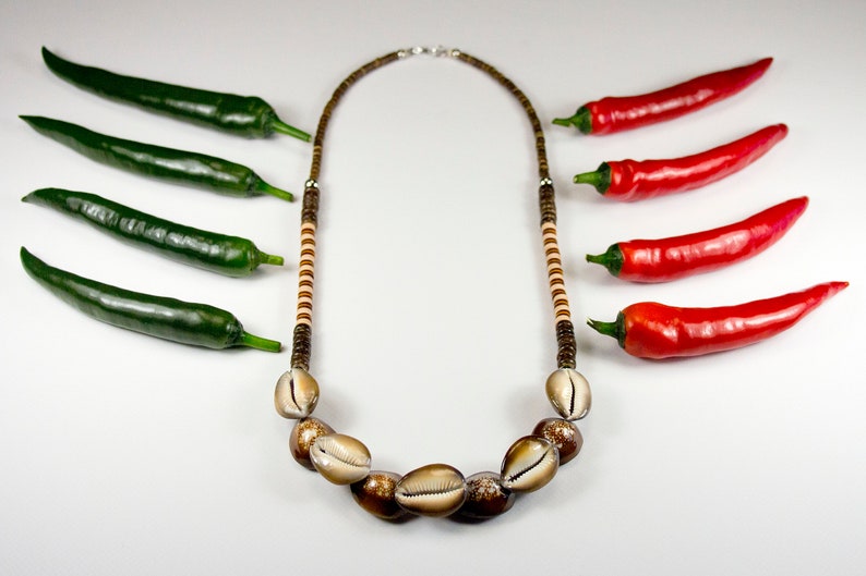 Unisex ethnic necklace in shells coconut rings and vinyl strips Men/'s curd necklace Unisex brown curse jewel