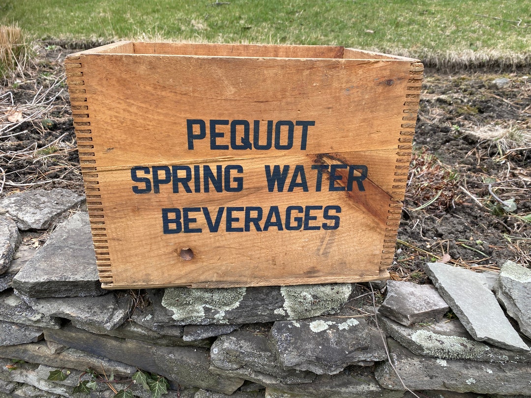 Vintage Crate Pequot Spring Water Crate Glastonbury CT Crate Vintage