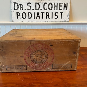 Vintage Arm & Hammer Wooden Crate: Farmhouse Kitchen Decor
