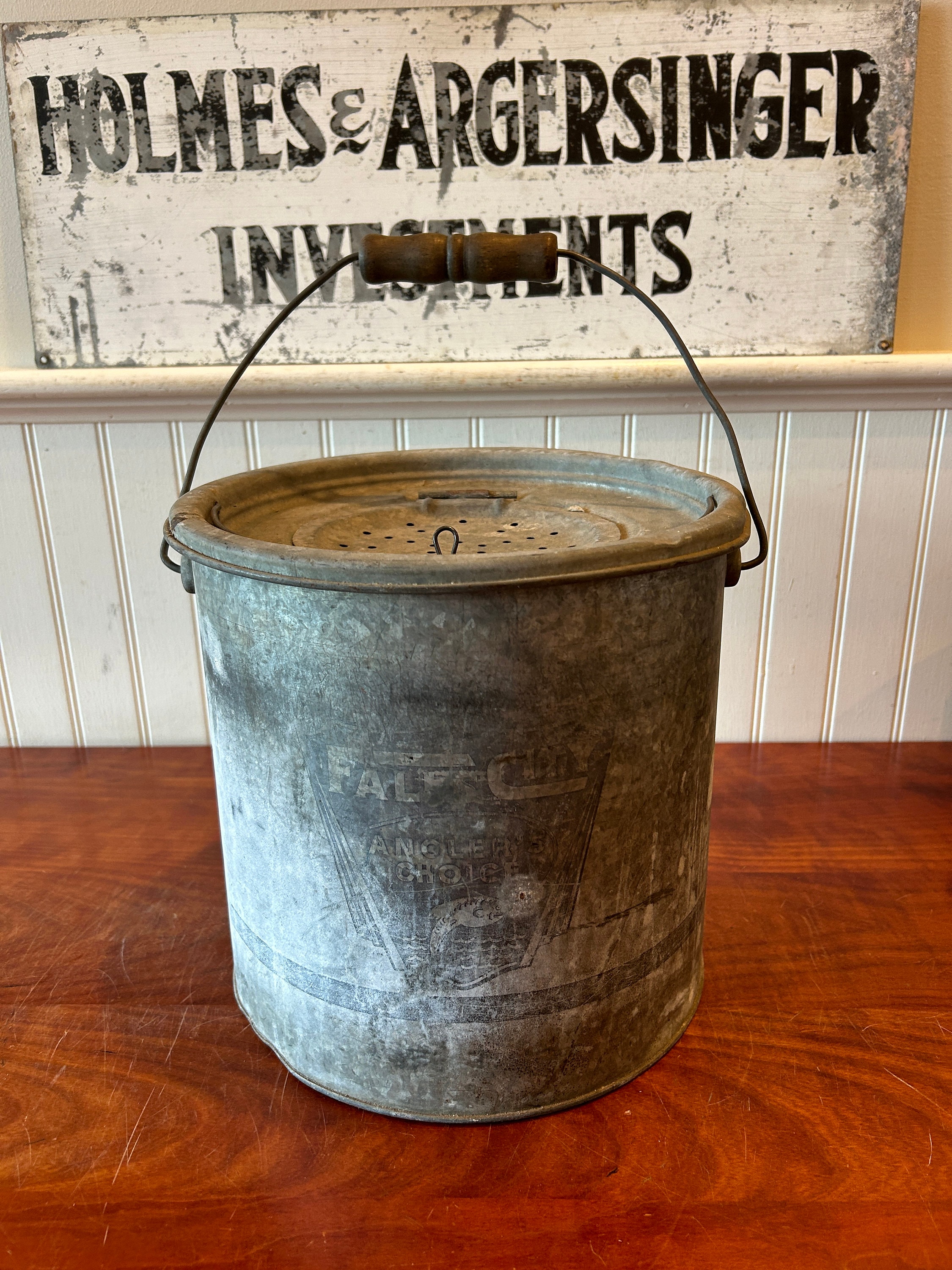 Vintage Falls City Anglers Choice Oval Minnow Bucket