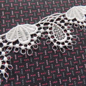 Off White Venice Lace Trim by the yard, 40 mm Scalloped lace trim