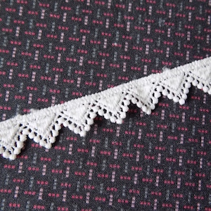 Off White Venice Lace Trim by the yard, 12 mm Scalloped lace trim, Narrow lace trim
