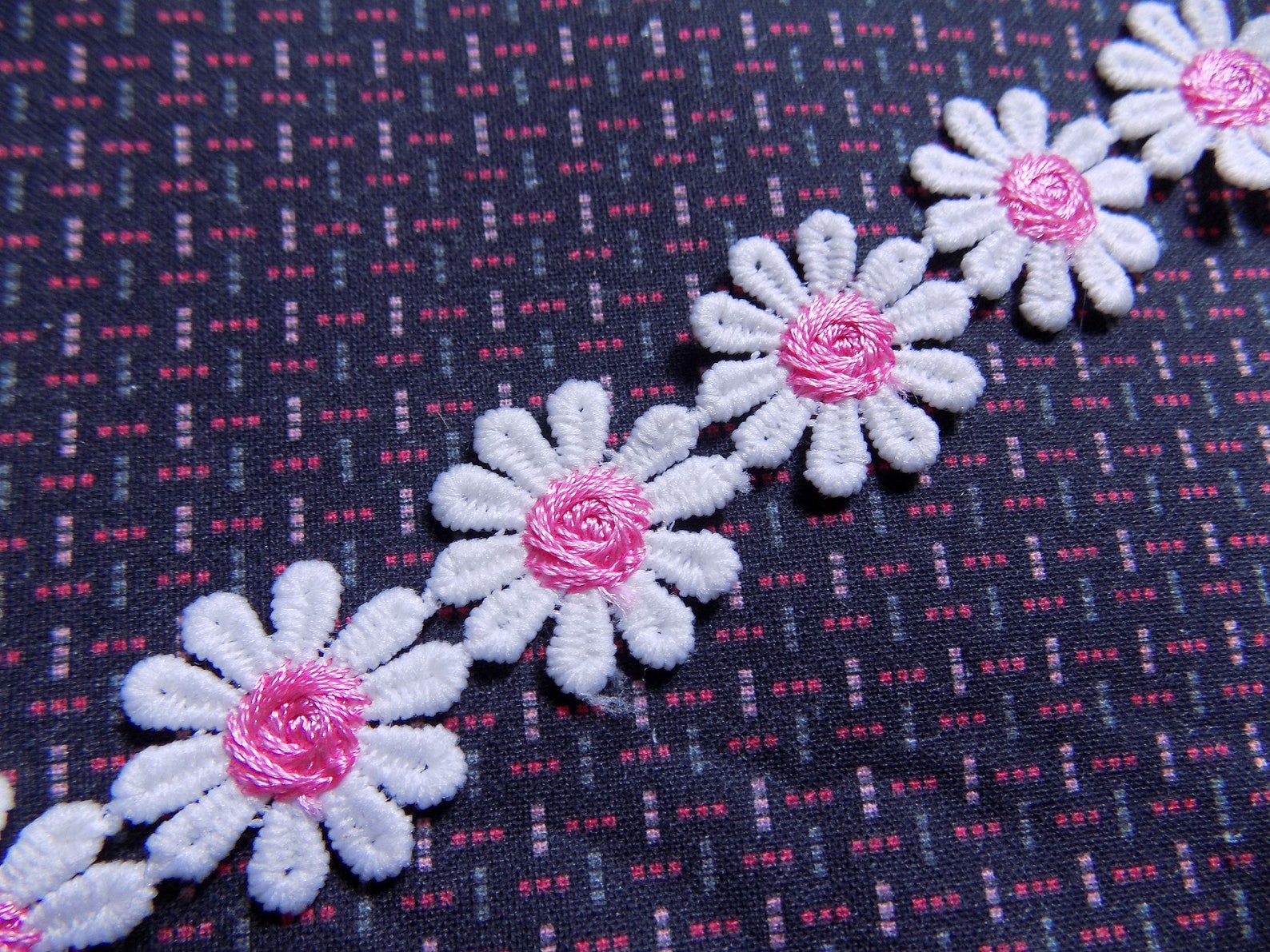 White Daisy Trim by the Yard 23 Mm Floral Embroider Applique Etsy Denmark