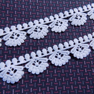 Off White Venice Lace Trim by the yard, Narrow lace trim, 22 mm