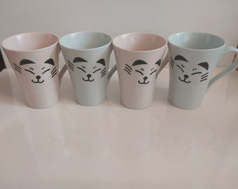 Katzen-Teetassen-Sammlung