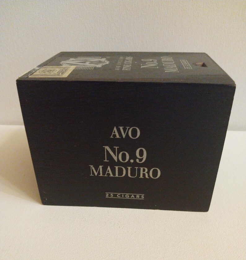 Caja de cigarros Avo Uvezian No. 9 Maduro imagen 3