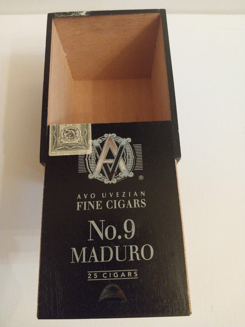 Caja de cigarros Avo Uvezian No. 9 Maduro imagen 6