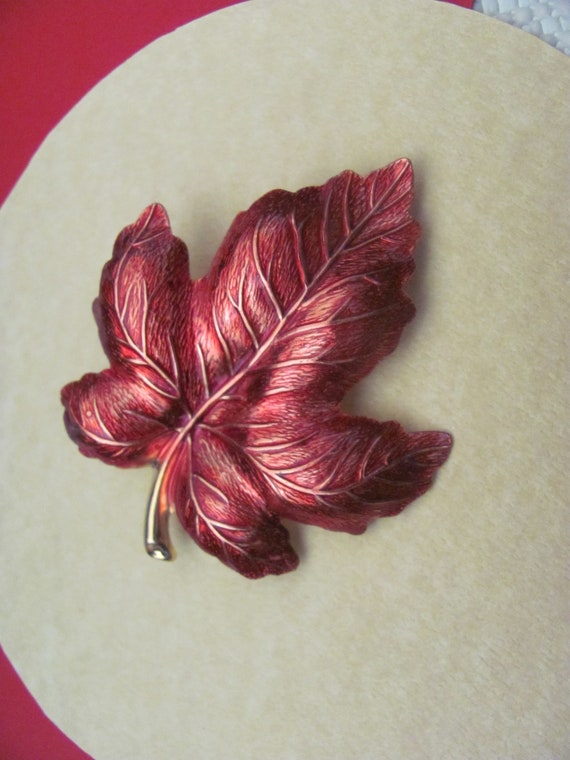 Scarlet Leaf Brooch - image 8