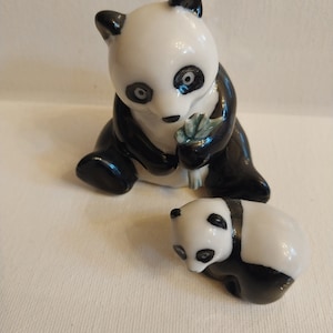 Mama Panda With Baby