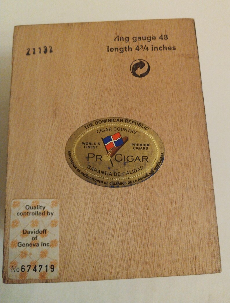 Caja de cigarros Avo Uvezian No. 9 Maduro imagen 5