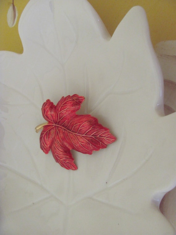 Scarlet Leaf Brooch - image 4