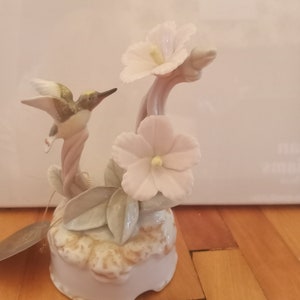 Hummingbird Music Box