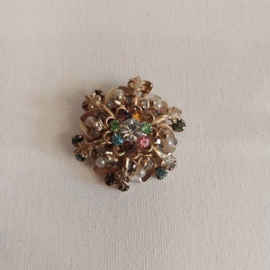Elegant Rhinestone Brooch/Pin