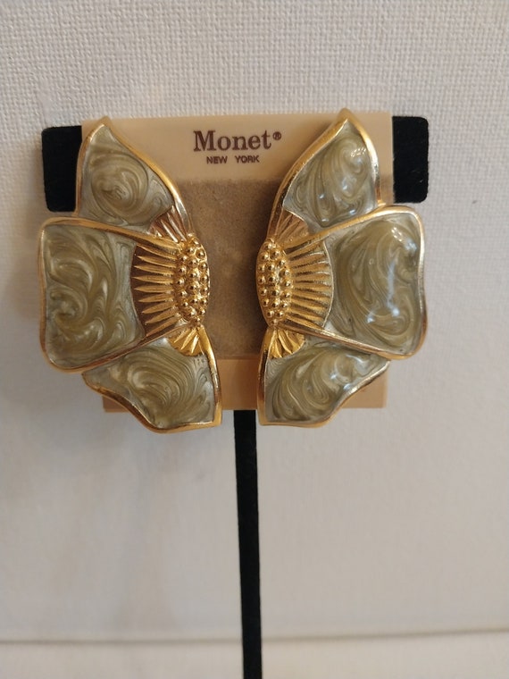 Monet Garland Flowrr Clip Earrings - image 2