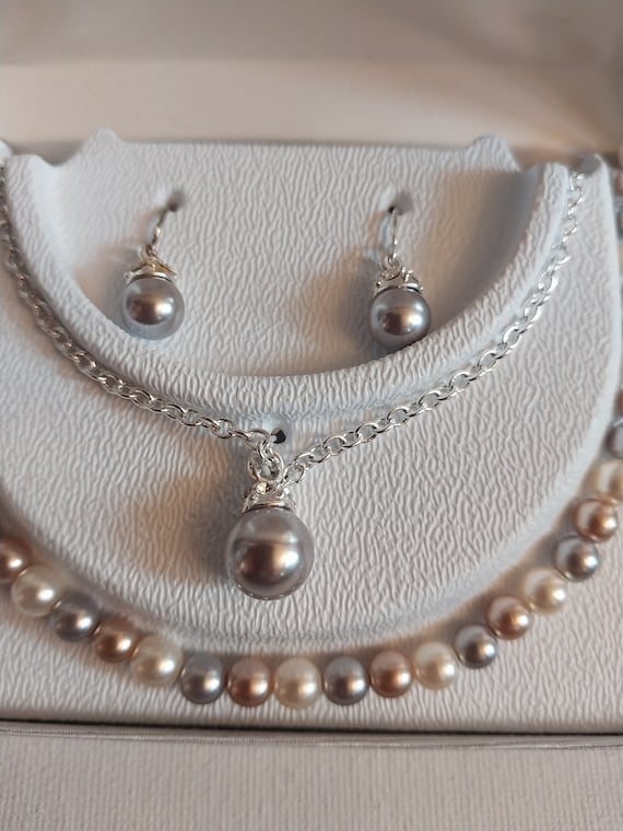Roman Brand Two Pearl Necklace Set - Etsy