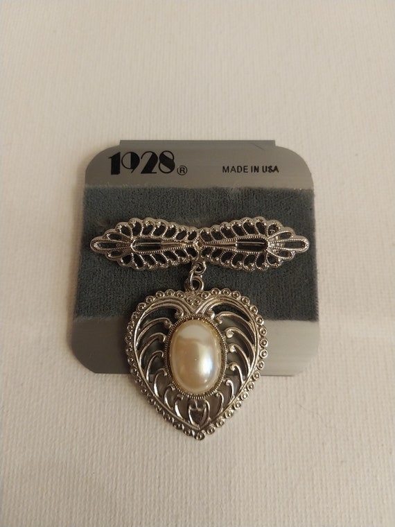 1928 Brand Filigree Heart Brooch