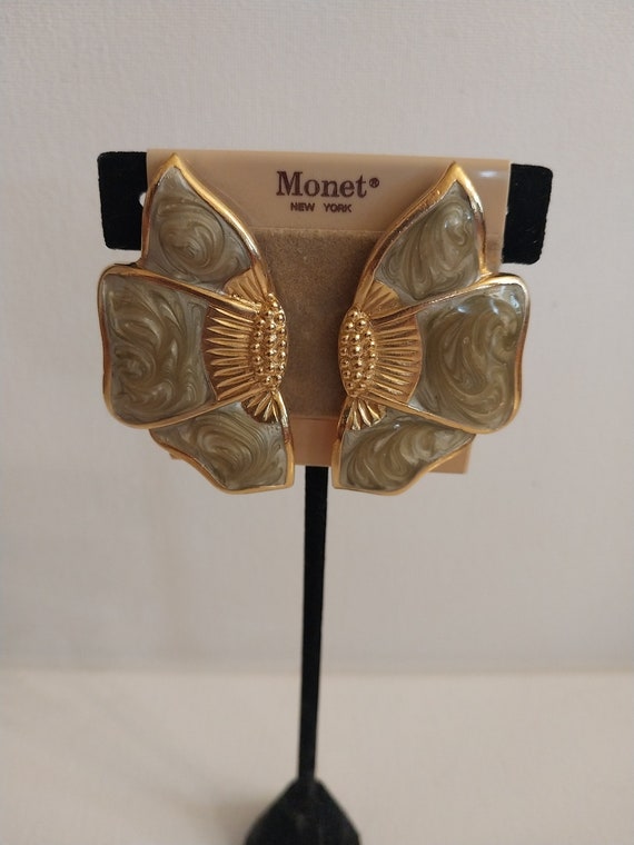 Monet Garland Flower Clip Earrings