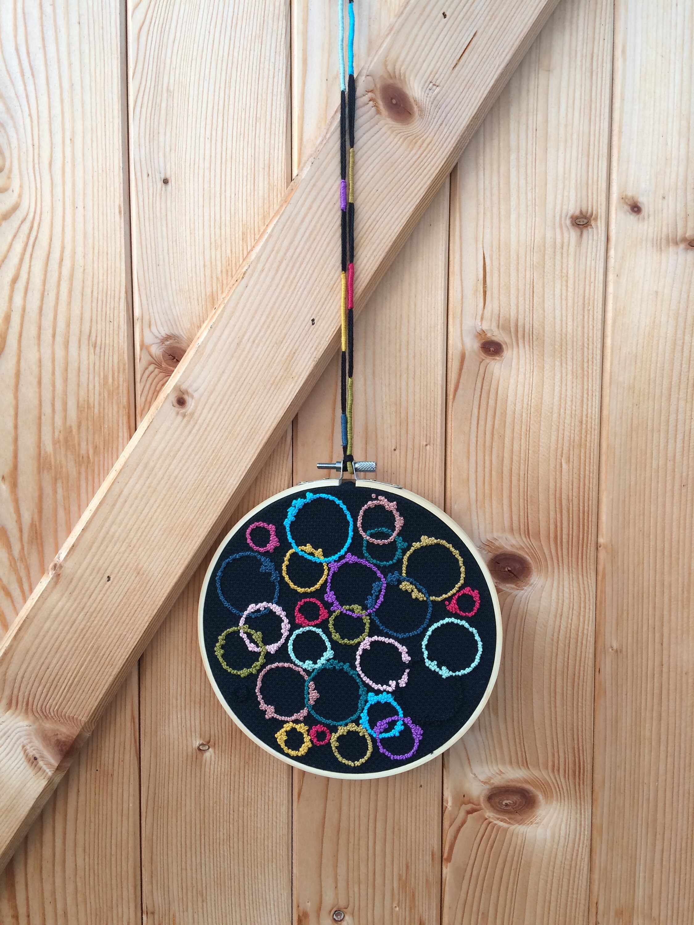 P'tite Broderie à Suspendre Multicolore