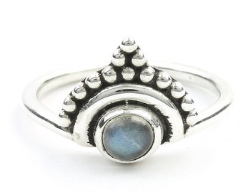 Noida Labradorite Ring, Sterling Silver Labradorite Ring, Stone Jewelry, Gemstone, Crystals, Boho, Gypsy, Minimal