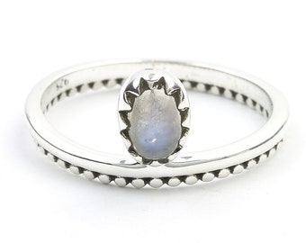 Minimal Moonstone Ring, Sterling Silver Moonstone Ring, Stone Jewelry, Gemstone, Crystals, Boho, Gypsy, Minimal