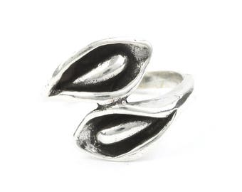 Sterling Silver Calla Lily Ring, Leaves ring, Earth Ring, Nature Ring, Flower Ring, Boho Ring, Gypsy Ring