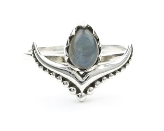 Nainital Labradorite Ring, Sterling Silver Labradorite Ring, Stone Jewelry, Gemstone, Crystals, Boho, Gypsy, Modern, Minimal