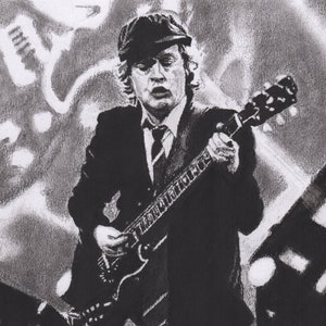 Angus Young - AC/DC - Kohle Porträt - Limitierte Auflage von 100 montierten Original-Kunstwerken