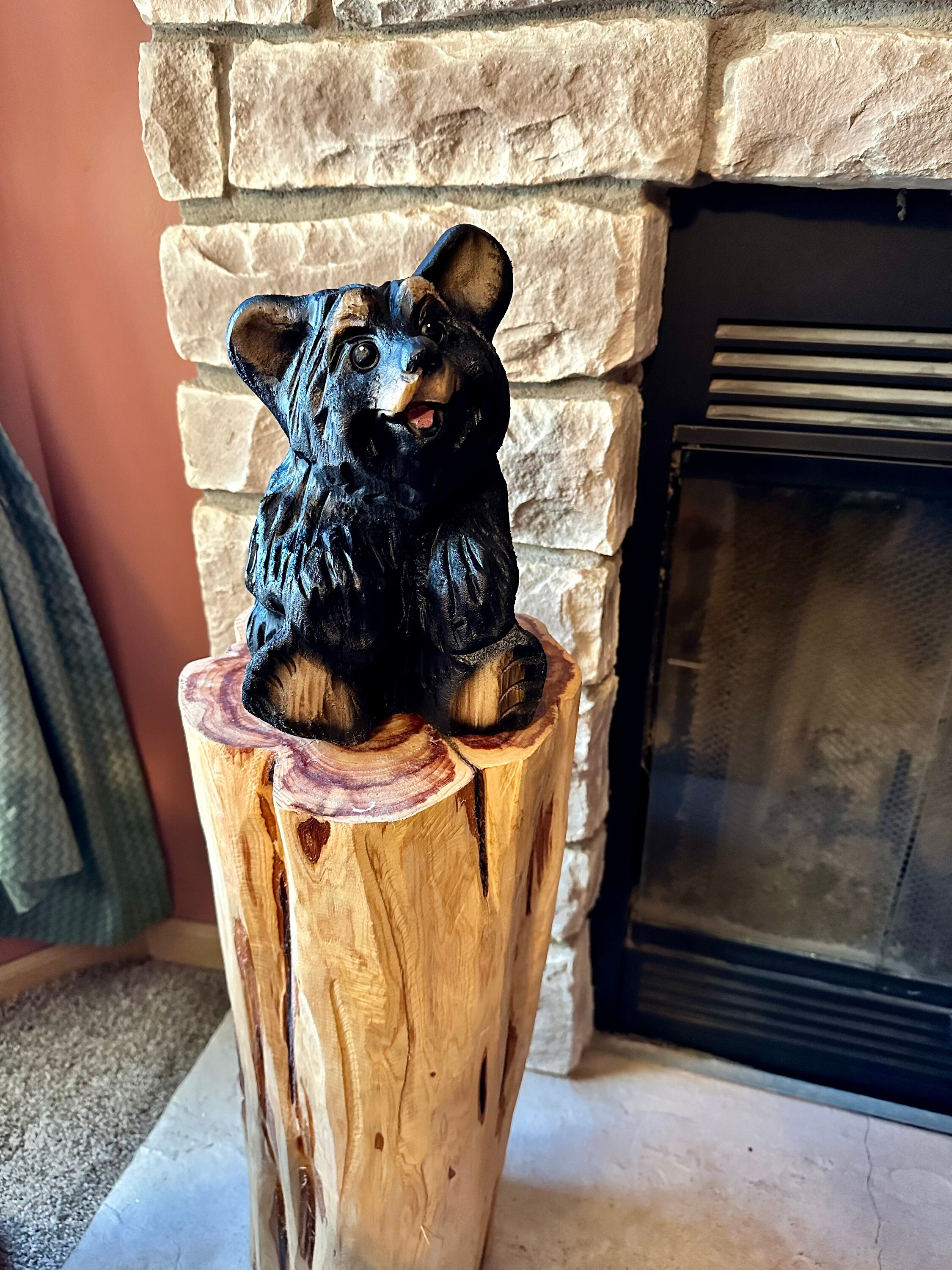 クマのギフト木彫りチェーンソーアート木製工芸クマホーム