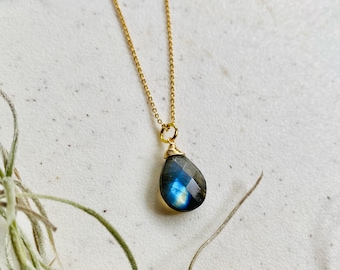 Stone Pendant Chakra Jewelry Pagan Jewelry Healing Crystal Necklace Small Labradorite Pendant Blue Crystal Pendant Crown Chakra