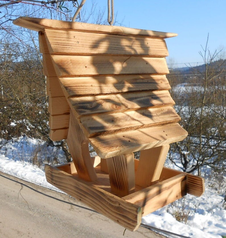 Mangeoire à graines en bois pour nichoir, maison d'oiseau suspendue extérieure faite main image 4