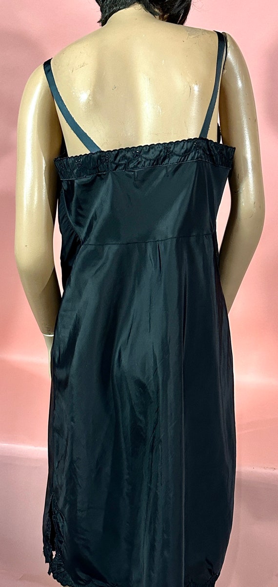 Vintage 1950’s BARBIZON Black  Rayon Nightgown Sl… - image 10