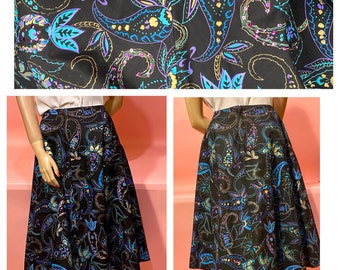 Classic Women’s Vintage 1950’s Black Turquoise Gold & Lavender Cotton Floral Paisley Screen Printed w/ SEQUINS CIRCLE SWING Skirt 30” Waist