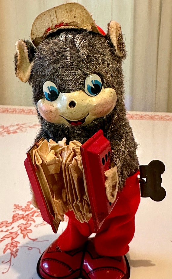Rare Vintage 1950s Wind up Toy Bear Playing the Accordion Rare Vintage 1950s Wind up Toy Bear Playing the Accordion