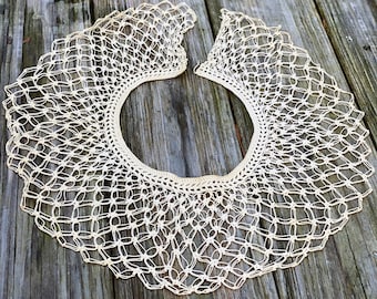Gola vintage off-white feita à mão em crochê, em algodão - Lindamente confeccionada - LINDA!