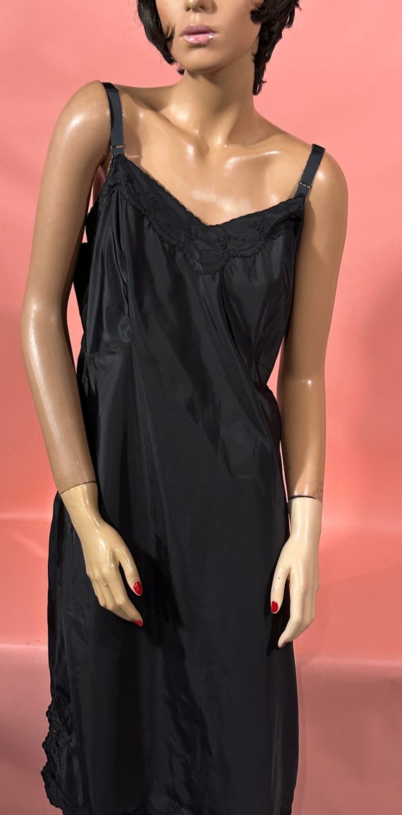 Vintage 1950’s BARBIZON Black  Rayon Nightgown Sl… - image 2