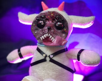 不気味なホラー、怖いウサギ、不気味な幽霊のぬいぐるみ、ショッキング