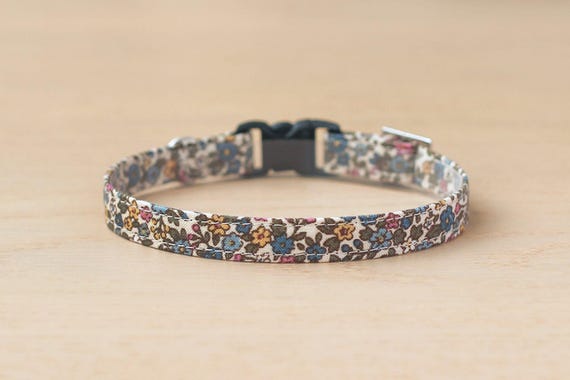 Cat Collar - "Little Garden - Blue" - Floral Cat Collar / Breakaway or Non-Breakaway / Spring, Garden, Cat Gift / Cat, Kitten, Small Dog