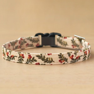 Christmas Cat Collar Winter Berry Botanical Berries Cat Collar / Breakaway or Non-Breakaway / Holiday, Winter / Cat, Kitten, Small Dog image 1