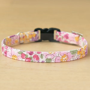 Cat Collar - "Gentle Flower - Pink" - Floral Cat Collar / Breakaway or Non-Breakaway / Girl Cat Collar / Spring / Cat, Kitten, Small Dog