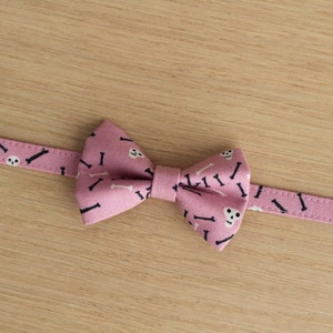 Halloween Cat Bow Tie Collar – Skulls & Bones image 3
