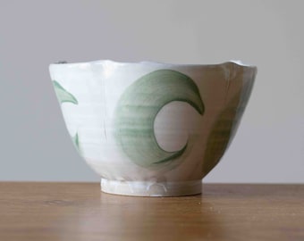 Small Dancing Petals Bowl with Green Decoration