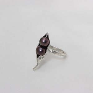Two Peas in a Pod Ring, Friend's Ring-Pearl Ring-Pea Pod-Two Pea Pod-Sterling Silver