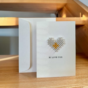 Carte de voeux "Egg love you" avec oeuf coeur et enveloppe