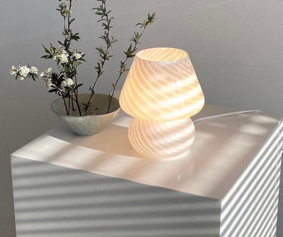 La Lampe Originale Rayee Pour Bebe Champignon Lampe De Table Etsy Canada