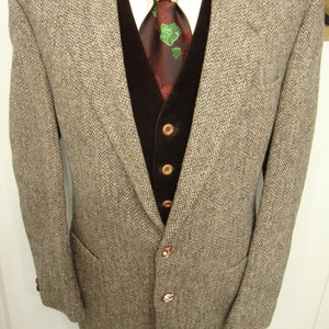 Vintage Classic Herringbone Brownish Grey Beige Tweed Wool Sports Coat / Mens Blazer / Suit Jacket / Size 40 / Medium / M / Union made